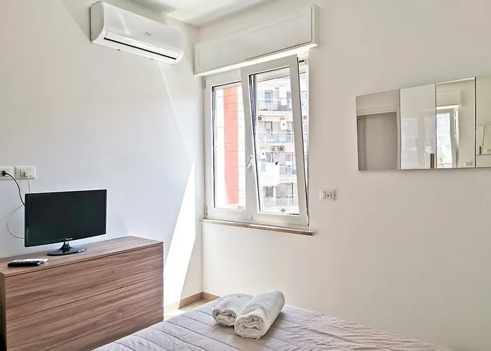 Elisabetta Station * בארי