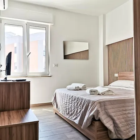 Elisabetta Station * בארי